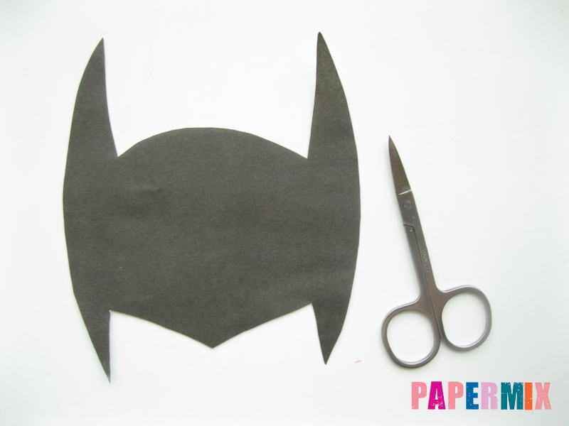 Как сделать маску Бэтмена из бумаги своими руками - шаг 1