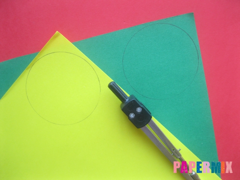 Как сделать объемный шар из бумаги на Новый год - шаг 1