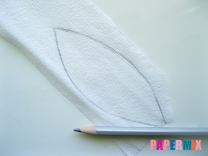 Как сделать лилию из гофрированной бумаги своими руками - шаг 1
